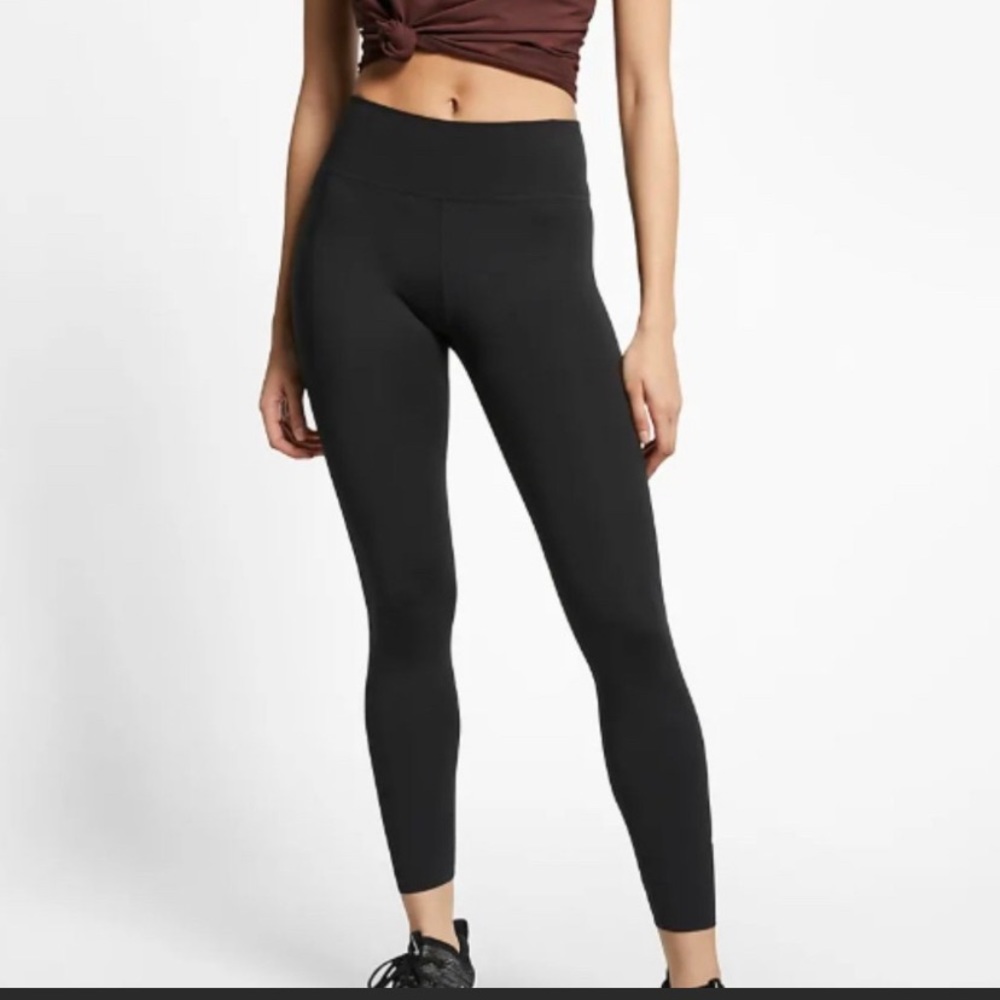 NIKE One Luxe Mid-Rise 7/8 Leggings - Black - S